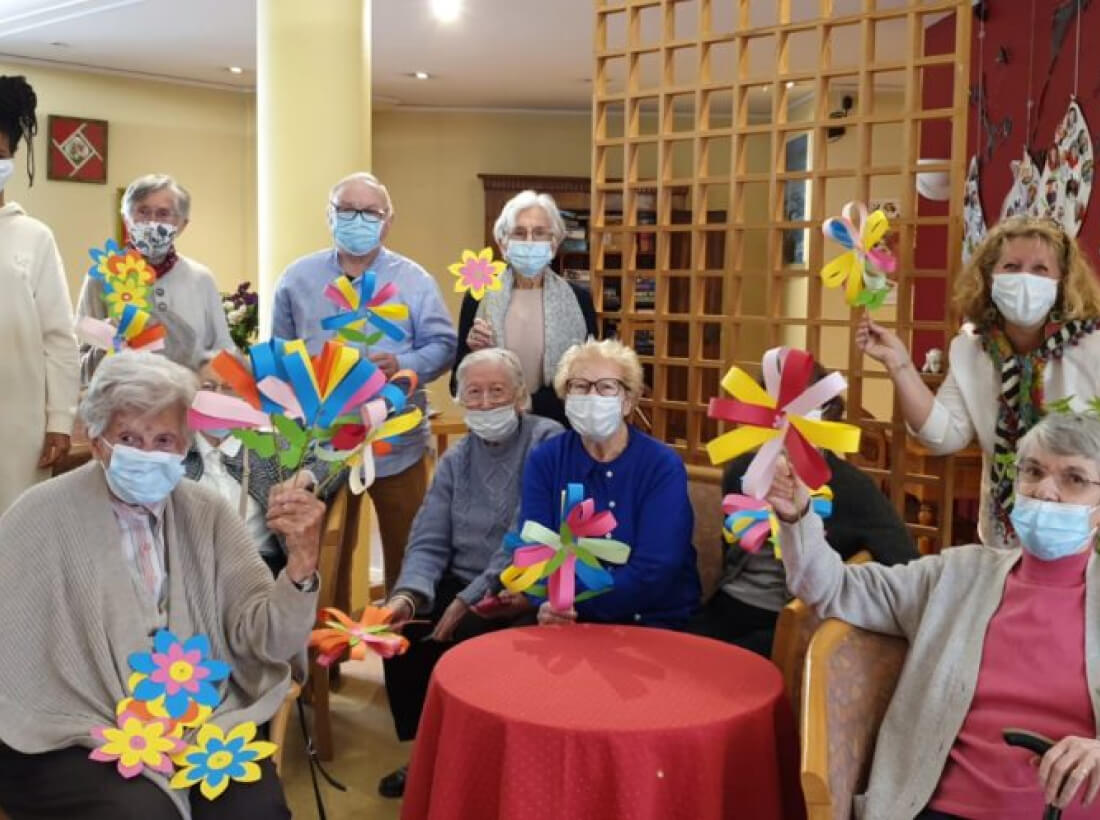 Residence Des Lices Residence Services Seniors Rennes Bricolage Fleurs 04 1